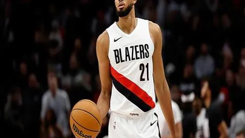 2025年春节档首日票房超18亿创纪录